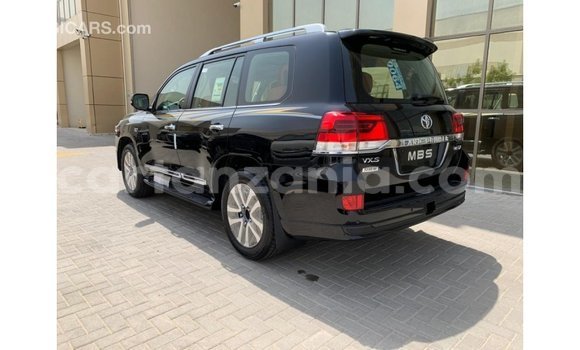 Nunua Imported Toyota Land Cruiser Nyeusi Gari ndani ya Import - Dubai nchini Arusha Nunua Imported Toyota Land Cruiser Nyeusi Gari ndani ya Import - Dubai nchini Arusha