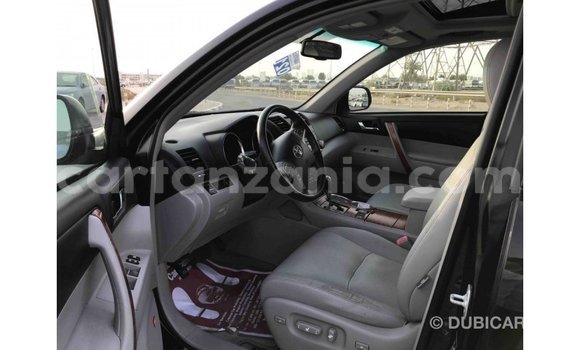 Nunua Imported Toyota Highlander Nyeusi Gari ndani ya Import - Dubai nchini Arusha Nunua Imported Toyota Highlander Nyeusi Gari ndani ya Import - Dubai nchini Arusha