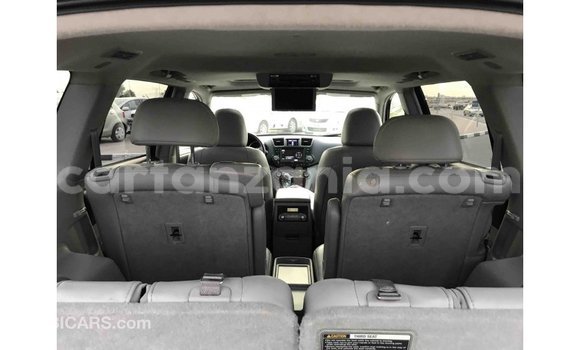 Nunua Imported Toyota Highlander Nyeusi Gari ndani ya Import - Dubai nchini Arusha Nunua Imported Toyota Highlander Nyeusi Gari ndani ya Import - Dubai nchini Arusha