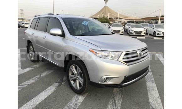 Nunua Imported Toyota Highlander Nyingine Gari ndani ya Import - Dubai nchini Arusha Nunua Imported Toyota Highlander Nyingine Gari ndani ya Import - Dubai nchini Arusha