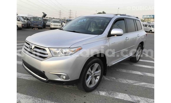 Nunua Imported Toyota Highlander Nyingine Gari ndani ya Import - Dubai nchini Arusha Nunua Imported Toyota Highlander Nyingine Gari ndani ya Import - Dubai nchini Arusha