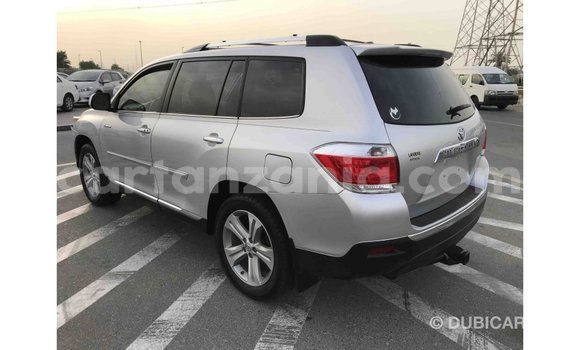 Nunua Imported Toyota Highlander Nyingine Gari ndani ya Import - Dubai nchini Arusha Nunua Imported Toyota Highlander Nyingine Gari ndani ya Import - Dubai nchini Arusha