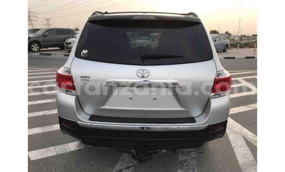 Nunua Imported Toyota Highlander Nyingine Gari ndani ya Import - Dubai nchini Arusha Nunua Imported Toyota Highlander Nyingine Gari ndani ya Import - Dubai nchini Arusha