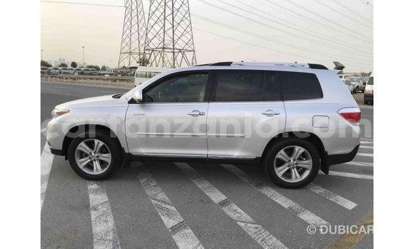 Nunua Imported Toyota Highlander Nyingine Gari ndani ya Import - Dubai nchini Arusha Nunua Imported Toyota Highlander Nyingine Gari ndani ya Import - Dubai nchini Arusha