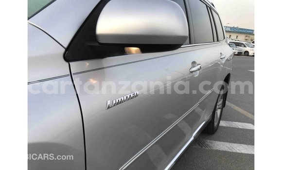 Nunua Imported Toyota Highlander Nyingine Gari ndani ya Import - Dubai nchini Arusha Nunua Imported Toyota Highlander Nyingine Gari ndani ya Import - Dubai nchini Arusha
