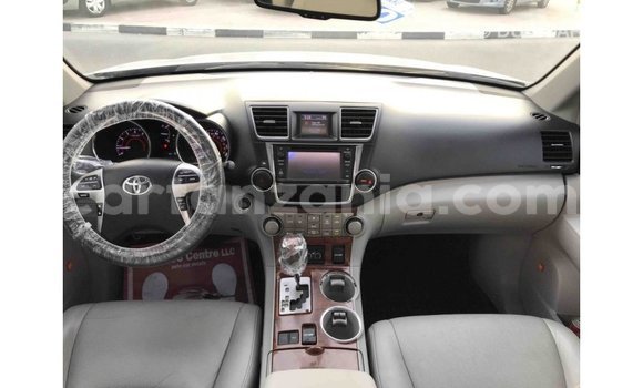Nunua Imported Toyota Highlander Nyingine Gari ndani ya Import - Dubai nchini Arusha Nunua Imported Toyota Highlander Nyingine Gari ndani ya Import - Dubai nchini Arusha