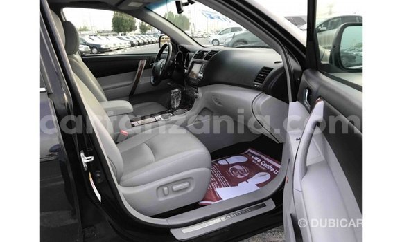 Buy Import Toyota Highlander Black Car in Import - Dubai in Arusha Buy Import Toyota Highlander Black Car in Import - Dubai in Arusha