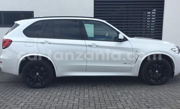 Nunua Ilio tumika BMW X5 Nyingine Gari ndani ya Dar es Salaam nchini Dar es Salaam Nunua Ilio tumika BMW X5 Nyingine Gari ndani ya Dar es Salaam nchini Dar es Salaam