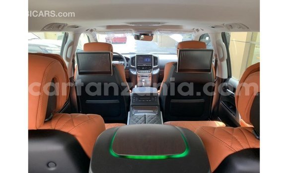 Buy Import Toyota Land Cruiser Black Car in Import - Dubai in Arusha Buy Import Toyota Land Cruiser Black Car in Import - Dubai in Arusha