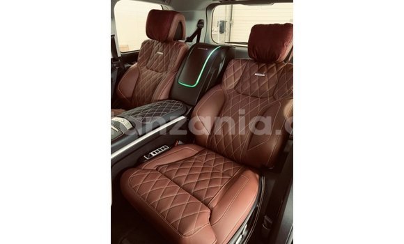 Nunua Imported Toyota Land Cruiser Nyeusi Gari ndani ya Import - Dubai nchini Arusha Nunua Imported Toyota Land Cruiser Nyeusi Gari ndani ya Import - Dubai nchini Arusha