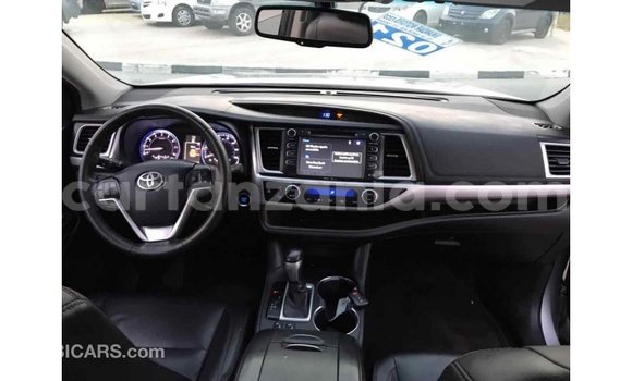 Buy Import Toyota Highlander Other Car in Import - Dubai in Arusha Buy Import Toyota Highlander Other Car in Import - Dubai in Arusha