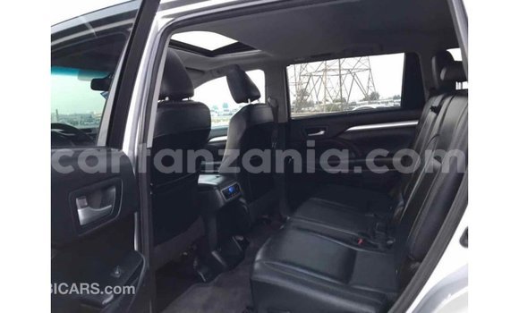 Buy Import Toyota Highlander Other Car in Import - Dubai in Arusha Buy Import Toyota Highlander Other Car in Import - Dubai in Arusha