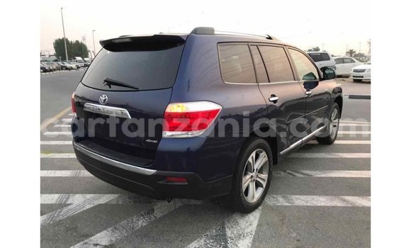 Buy Import Toyota Highlander Blue Car in Import - Dubai in Arusha Buy Import Toyota Highlander Blue Car in Import - Dubai in Arusha