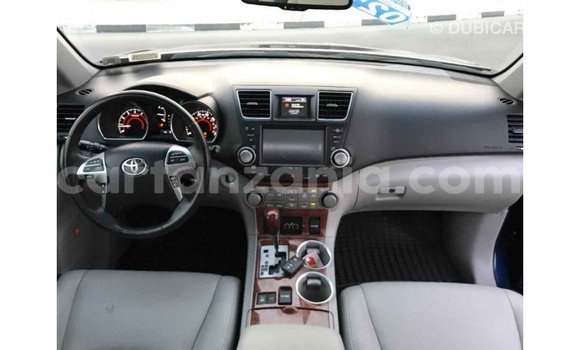 Buy Import Toyota Highlander Blue Car in Import - Dubai in Arusha Buy Import Toyota Highlander Blue Car in Import - Dubai in Arusha