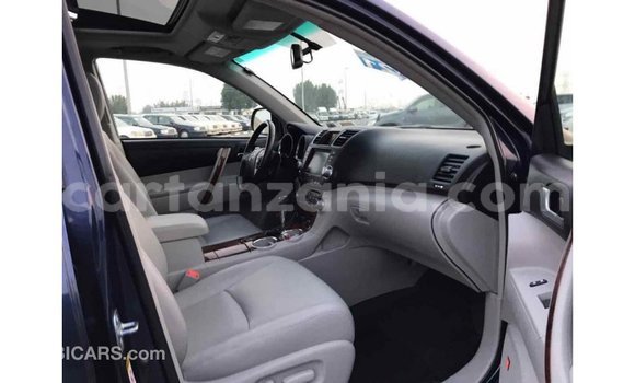 Buy Import Toyota Highlander Blue Car in Import - Dubai in Arusha Buy Import Toyota Highlander Blue Car in Import - Dubai in Arusha