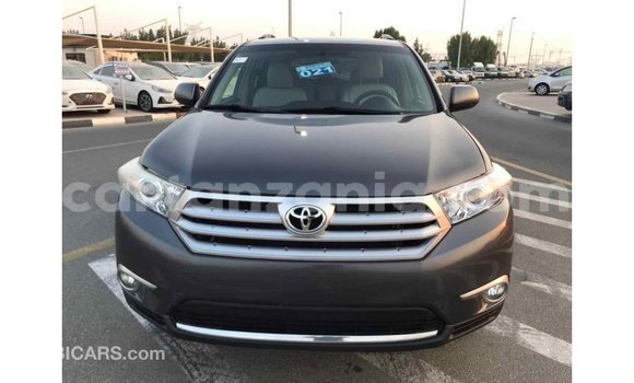 Buy Import Toyota Highlander Other Car in Import - Dubai in Arusha Buy Import Toyota Highlander Other Car in Import - Dubai in Arusha