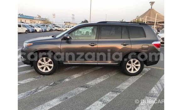 Buy Import Toyota Highlander Other Car in Import - Dubai in Arusha Buy Import Toyota Highlander Other Car in Import - Dubai in Arusha