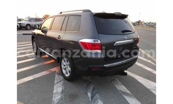 Buy Import Toyota Highlander Other Car in Import - Dubai in Arusha Buy Import Toyota Highlander Other Car in Import - Dubai in Arusha
