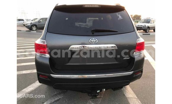 Buy Import Toyota Highlander Other Car in Import - Dubai in Arusha Buy Import Toyota Highlander Other Car in Import - Dubai in Arusha