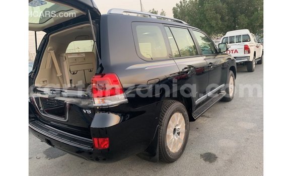 Buy Import Toyota Land Cruiser Black Car in Import - Dubai in Arusha Buy Import Toyota Land Cruiser Black Car in Import - Dubai in Arusha