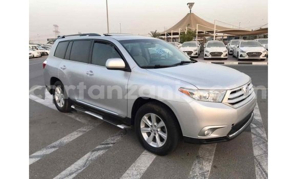 Nunua Imported Toyota Highlander Nyingine Gari ndani ya Import - Dubai nchini Arusha Nunua Imported Toyota Highlander Nyingine Gari ndani ya Import - Dubai nchini Arusha