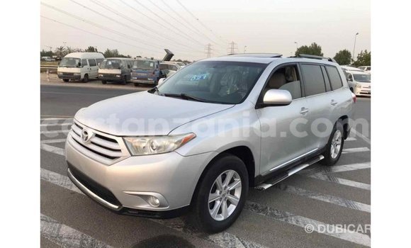 Nunua Imported Toyota Highlander Nyingine Gari ndani ya Import - Dubai nchini Arusha Nunua Imported Toyota Highlander Nyingine Gari ndani ya Import - Dubai nchini Arusha