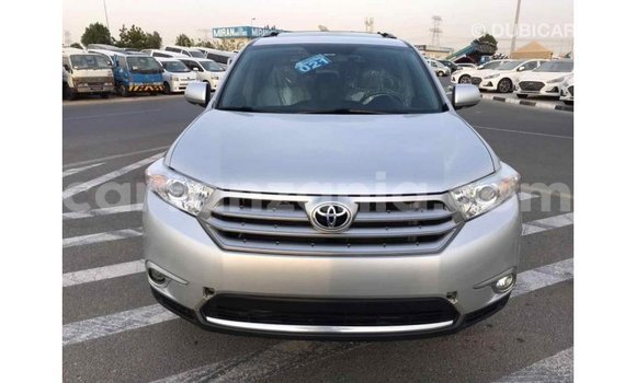 Nunua Imported Toyota Highlander Nyingine Gari ndani ya Import - Dubai nchini Arusha Nunua Imported Toyota Highlander Nyingine Gari ndani ya Import - Dubai nchini Arusha