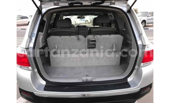 Nunua Imported Toyota Highlander Nyingine Gari ndani ya Import - Dubai nchini Arusha Nunua Imported Toyota Highlander Nyingine Gari ndani ya Import - Dubai nchini Arusha