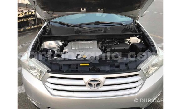 Nunua Imported Toyota Highlander Nyingine Gari ndani ya Import - Dubai nchini Arusha Nunua Imported Toyota Highlander Nyingine Gari ndani ya Import - Dubai nchini Arusha