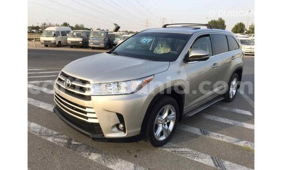 Nunua Imported Toyota Highlander Beige Gari ndani ya Import - Dubai nchini Arusha Nunua Imported Toyota Highlander Beige Gari ndani ya Import - Dubai nchini Arusha