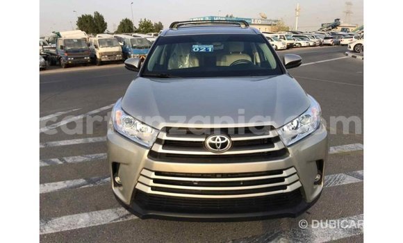 Nunua Imported Toyota Highlander Beige Gari ndani ya Import - Dubai nchini Arusha Nunua Imported Toyota Highlander Beige Gari ndani ya Import - Dubai nchini Arusha