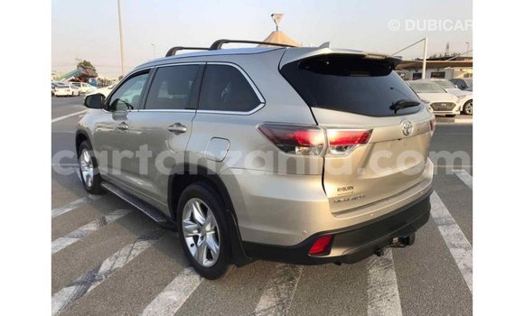 Nunua Imported Toyota Highlander Beige Gari ndani ya Import - Dubai nchini Arusha Nunua Imported Toyota Highlander Beige Gari ndani ya Import - Dubai nchini Arusha