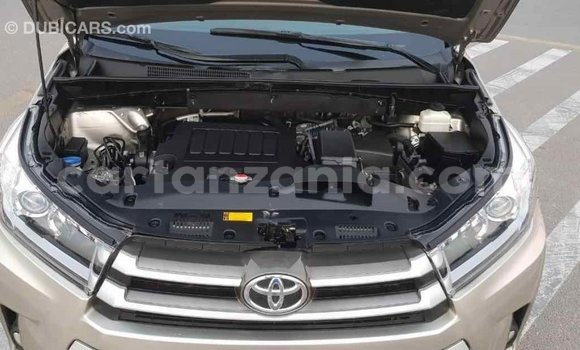 Nunua Imported Toyota Highlander Beige Gari ndani ya Import - Dubai nchini Arusha Nunua Imported Toyota Highlander Beige Gari ndani ya Import - Dubai nchini Arusha