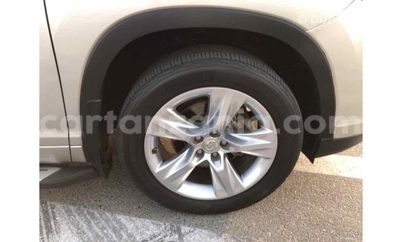 Nunua Imported Toyota Highlander Beige Gari ndani ya Import - Dubai nchini Arusha Nunua Imported Toyota Highlander Beige Gari ndani ya Import - Dubai nchini Arusha