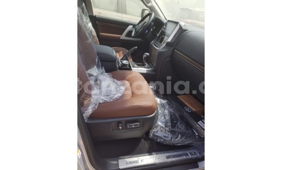 Nunua Imported Toyota Land Cruiser Brown Gari ndani ya Import - Dubai nchini Arusha Nunua Imported Toyota Land Cruiser Brown Gari ndani ya Import - Dubai nchini Arusha
