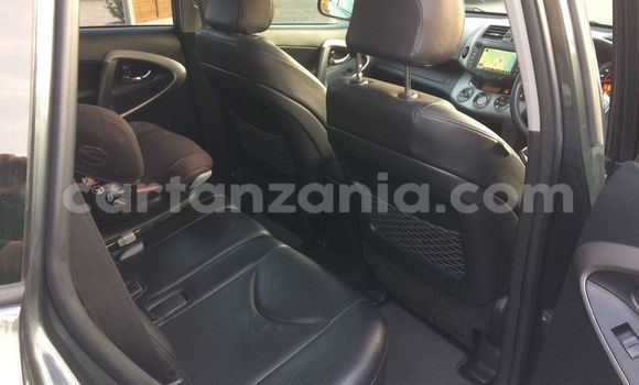 Nunua Ilio tumika Toyota RAV4 Nyeusi Gari ndani ya Dar es Salaam nchini Dar es Salaam Nunua Ilio tumika Toyota RAV4 Nyeusi Gari ndani ya Dar es Salaam nchini Dar es Salaam