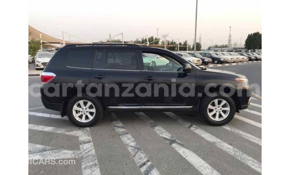 Nunua Imported Toyota Highlander Nyeusi Gari ndani ya Import - Dubai nchini Arusha Nunua Imported Toyota Highlander Nyeusi Gari ndani ya Import - Dubai nchini Arusha