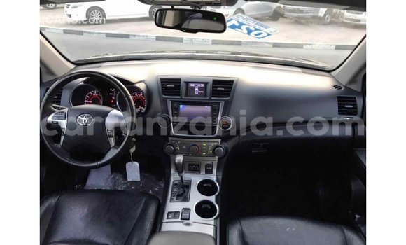 Nunua Imported Toyota Highlander Nyeusi Gari ndani ya Import - Dubai nchini Arusha Nunua Imported Toyota Highlander Nyeusi Gari ndani ya Import - Dubai nchini Arusha