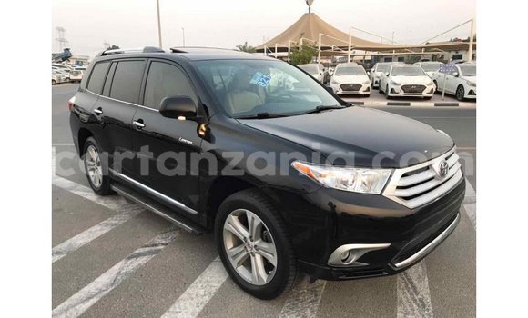 Nunua Imported Toyota Highlander Nyeusi Gari ndani ya Import - Dubai nchini Arusha Nunua Imported Toyota Highlander Nyeusi Gari ndani ya Import - Dubai nchini Arusha