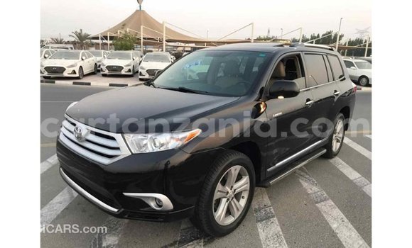 Nunua Imported Toyota Highlander Nyeusi Gari ndani ya Import - Dubai nchini Arusha Nunua Imported Toyota Highlander Nyeusi Gari ndani ya Import - Dubai nchini Arusha