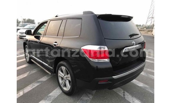 Nunua Imported Toyota Highlander Nyeusi Gari ndani ya Import - Dubai nchini Arusha Nunua Imported Toyota Highlander Nyeusi Gari ndani ya Import - Dubai nchini Arusha
