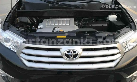 Nunua Imported Toyota Highlander Nyeusi Gari ndani ya Import - Dubai nchini Arusha Nunua Imported Toyota Highlander Nyeusi Gari ndani ya Import - Dubai nchini Arusha
