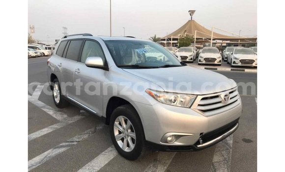 Buy Import Toyota Highlander Other Car in Import - Dubai in Arusha Buy Import Toyota Highlander Other Car in Import - Dubai in Arusha