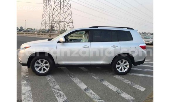 Buy Import Toyota Highlander Other Car in Import - Dubai in Arusha Buy Import Toyota Highlander Other Car in Import - Dubai in Arusha