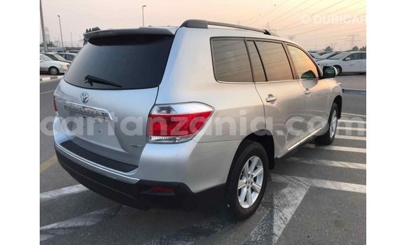 Buy Import Toyota Highlander Other Car in Import - Dubai in Arusha Buy Import Toyota Highlander Other Car in Import - Dubai in Arusha