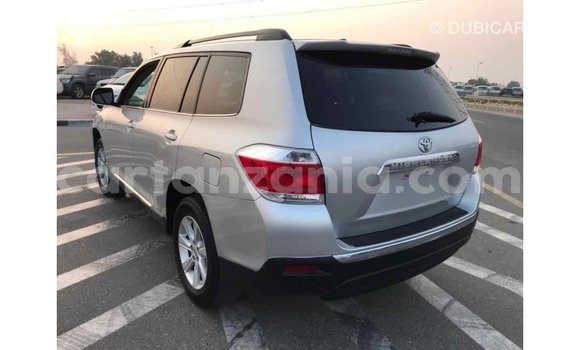 Buy Import Toyota Highlander Other Car in Import - Dubai in Arusha Buy Import Toyota Highlander Other Car in Import - Dubai in Arusha