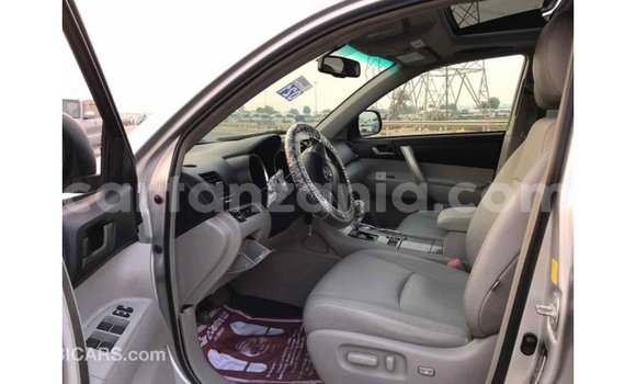 Buy Import Toyota Highlander Other Car in Import - Dubai in Arusha Buy Import Toyota Highlander Other Car in Import - Dubai in Arusha