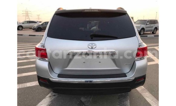 Buy Import Toyota Highlander Other Car in Import - Dubai in Arusha Buy Import Toyota Highlander Other Car in Import - Dubai in Arusha