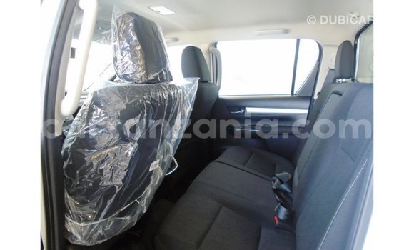Buy Import Toyota Hilux White Car in Import - Dubai in Arusha Buy Import Toyota Hilux White Car in Import - Dubai in Arusha