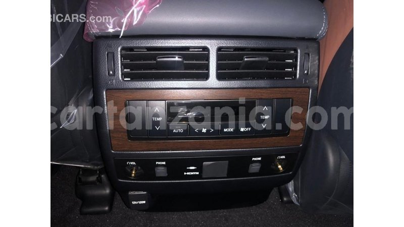 Big with watermark toyota land cruiser arusha import dubai 7234